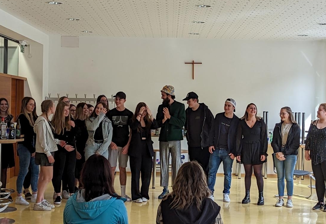 Berufschule Lienz: Lehrlinge im "Theater-Rausch"