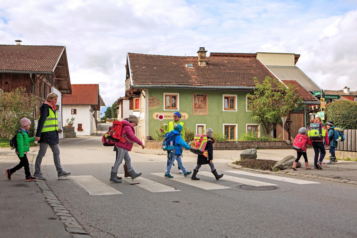 &bdquo;Pedi-Bus&ldquo; bringt Kinder sicher in die Schule
