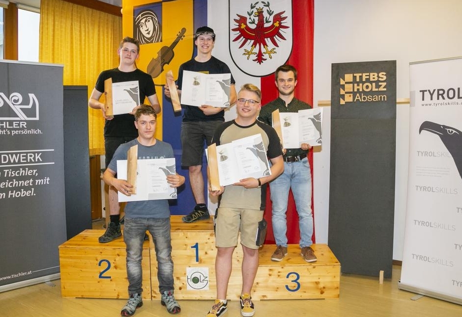 Osttiroler Tischlerlehrlinge gl&auml;nzten beim Landeswettberb