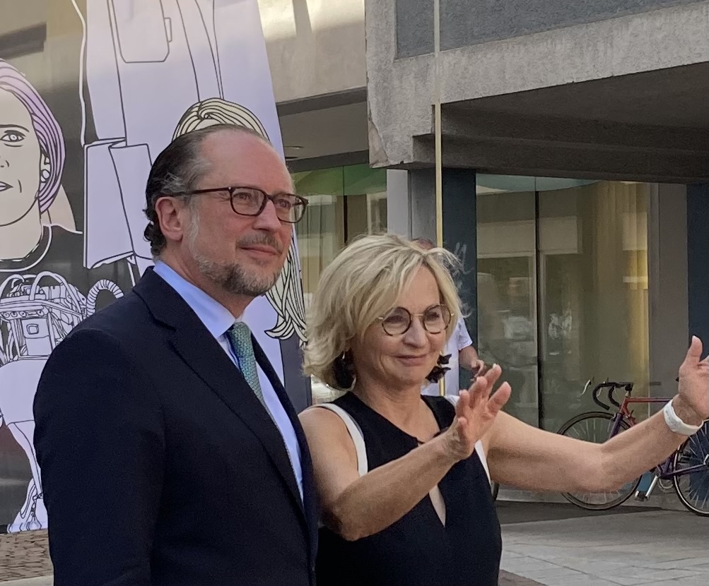 Minister Schallenberg &uuml;berraschte mit Kurzbesuch in Lienz