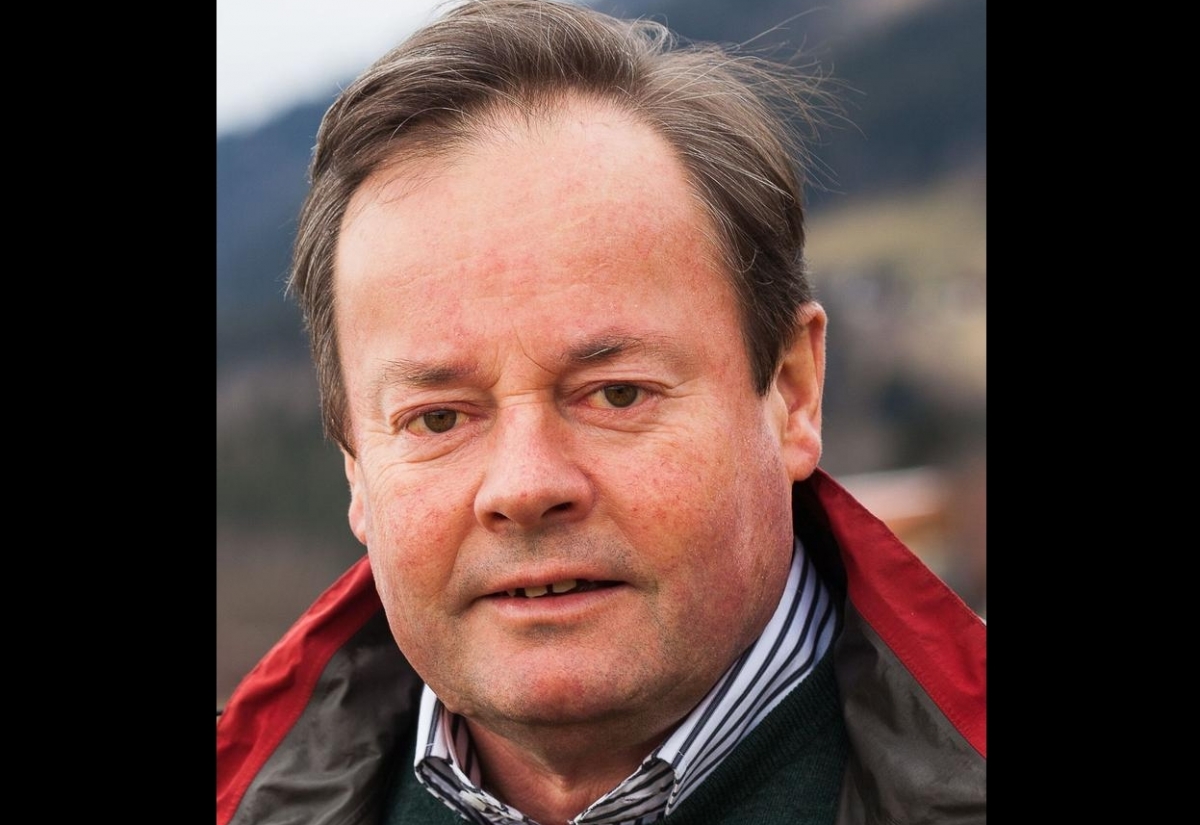 Schuster tritt wieder an