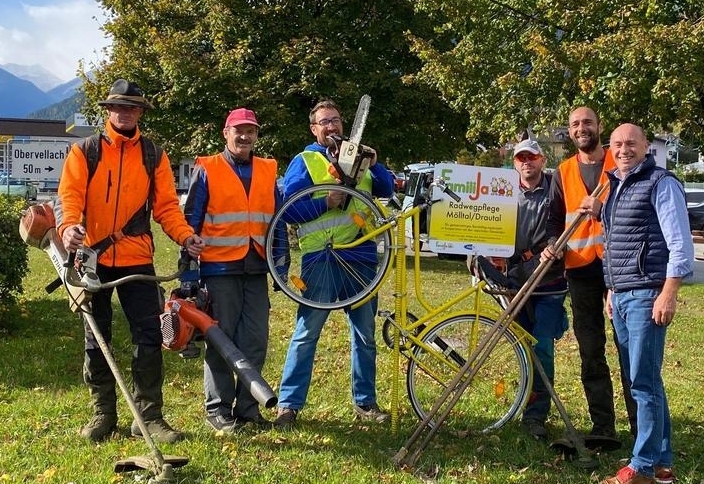 FamiliJa Radweg-Saubermacher