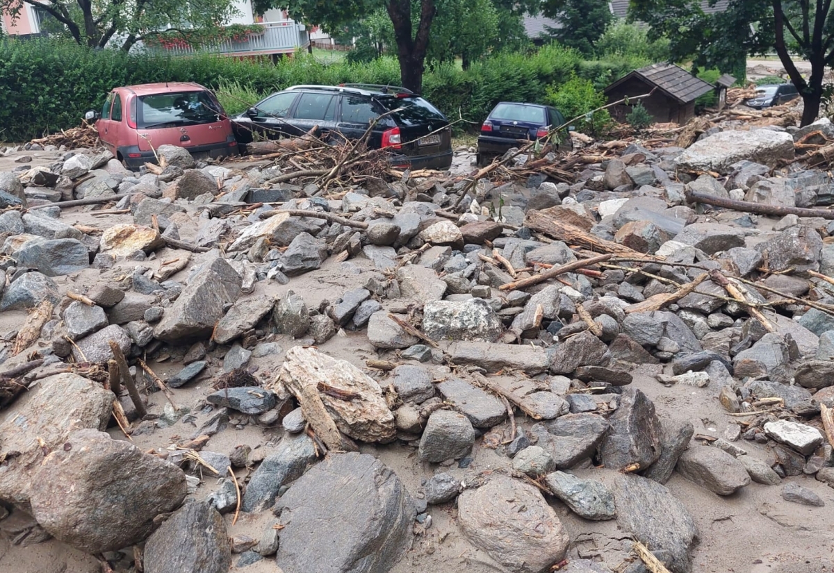 Autos von Mure erfasst