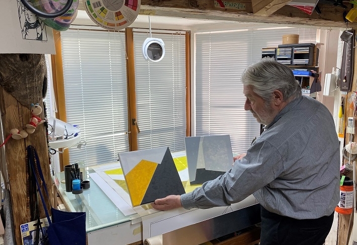 Gerhart Weihs zeigt einen &bdquo;L&auml;ngsschnitt&ldquo; seiner Arbeiten