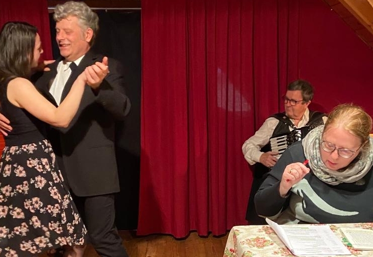 Weeber las auf der &bdquo;Pheldmanb&uuml;hne&ldquo;