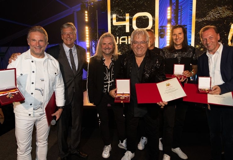 Ehrenzeichen zum 40-Jahr-Jubil&auml;um der Nockis