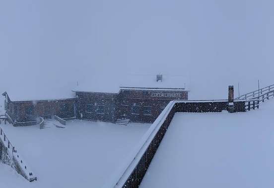 Wintersperre auf Gro&szlig;glockner Stra&szlig;e