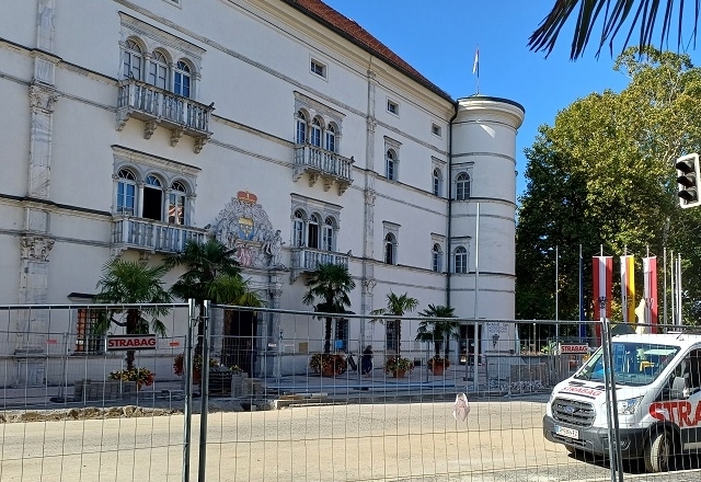 Zwei m&ouml;gliche P&auml;chter f&uuml;r das Schlosscaf&eacute;