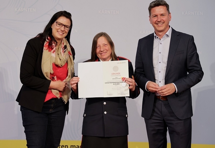 Auszeichnungen f&uuml;r Katastropheneins&auml;tze