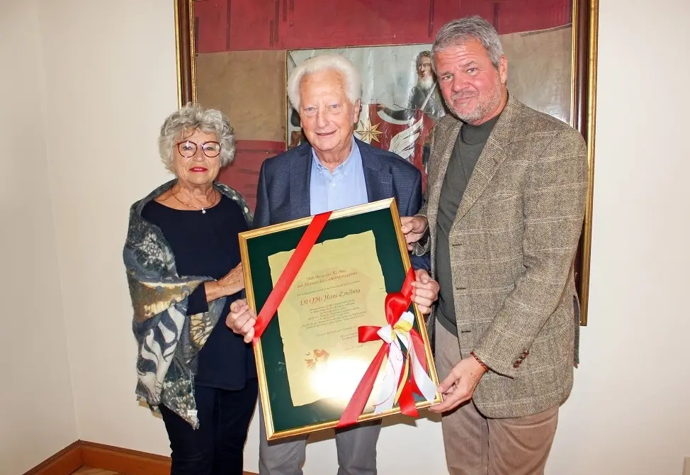 Gemeindewappen für Hans Zmölnig