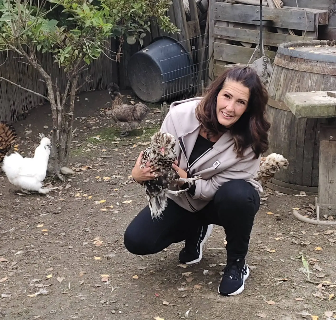 Yvonne Linder aus Oberdrauburg liebt Tiere und betreibt die einzige Tierauffang- und Pflegestation in Oberkärnten.				Foto: Magdalena Girstmair