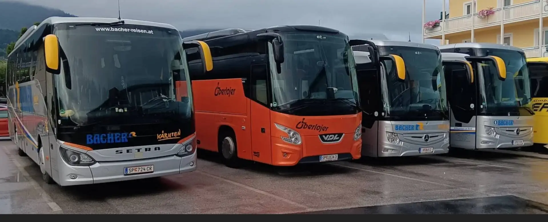 Der "orange Bus" steht derzeit in Steinfeld, wurde aber in die Bacher-Flotte eingegliedert.