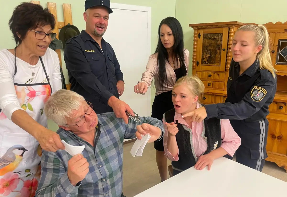 Theatergruppe Rennweg spielt „Brautschau im Irrenhaus“