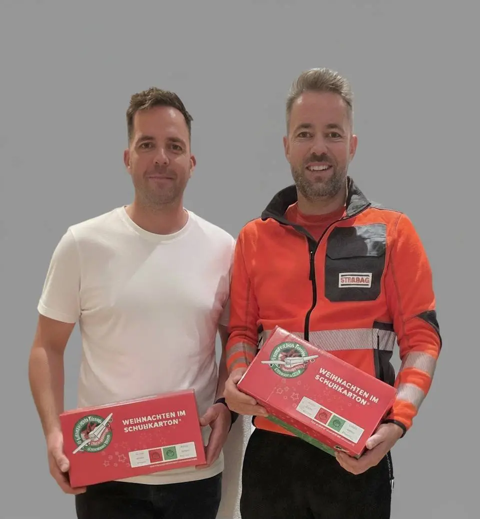 Werner Pirker und Gerhard Raunig unterstützen „Weihnachten im Schuhkarton“. Foto: privat