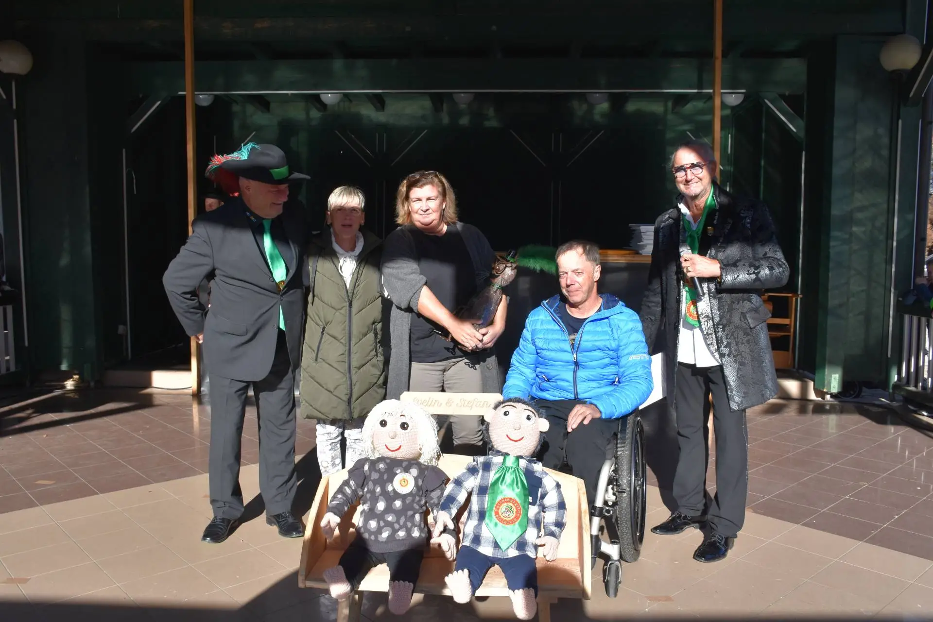 Den Anlass nützte der Kanzler, um verdiente Gilden-Mitglieder zu ehren. V. l.: Peter Lanz, Eveline Krieghofer, Ulli Ritscher, Stefan Krighofer und Walter Widemair.