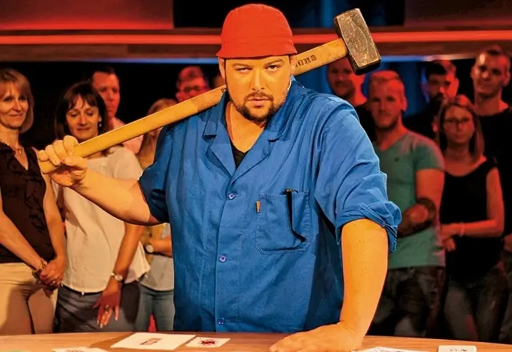 „Helfrieds strenge Kammer“ bring Berg zum Schwitzen