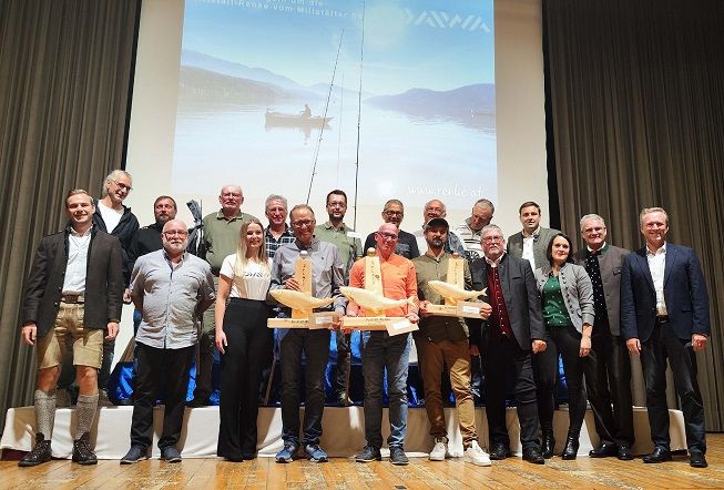 Zufrieden mit den F&auml;ngen beim 27. DAIWA Angeln um die Kristallrenke.