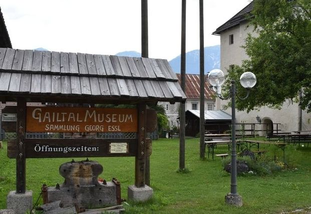 Buchpr&auml;sentation auf Schloss M&ouml;derndorf