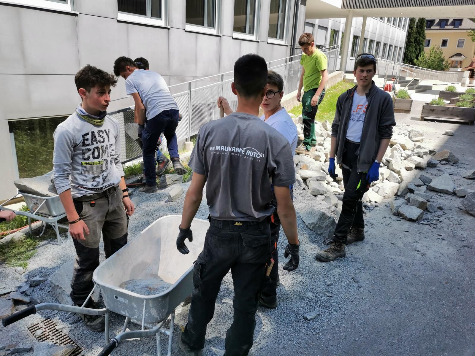 Gute Zusammenarbeit trotz sprachlicher Barrieren, Foto: Artinger