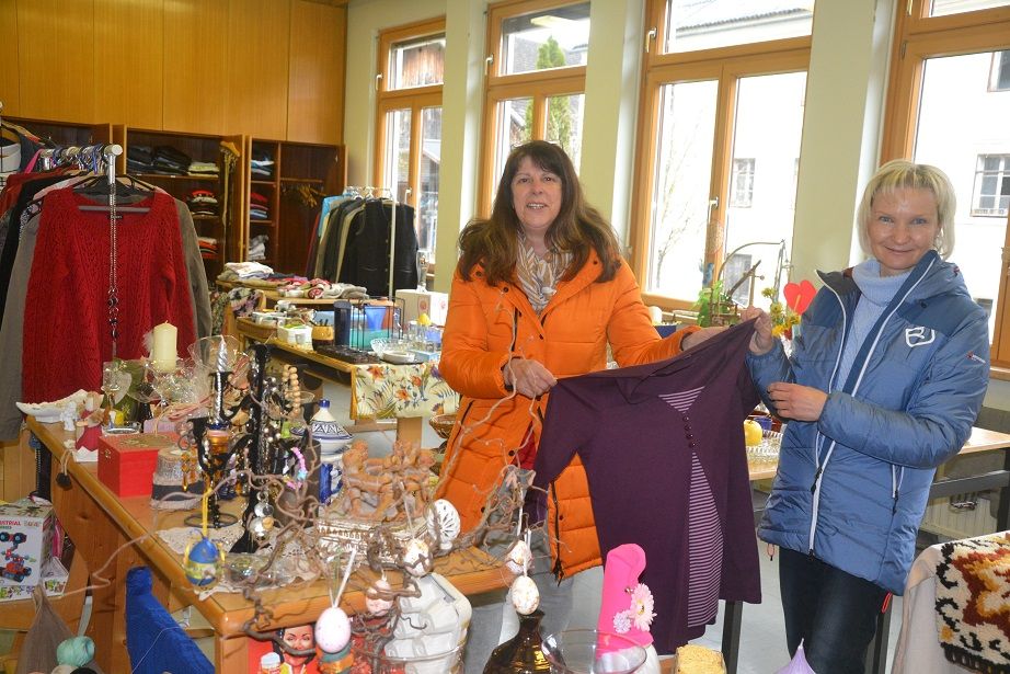 Heidi Schober und Gisela Olsacher im &bdquo;Vorgeliebt&ldquo; in Gro&szlig;kirchheim.
