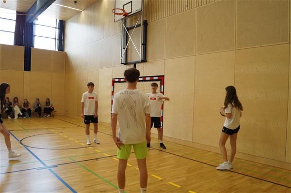 Volleyballturnier f&uuml;r den guten Zweck Foto: BORG Lienz