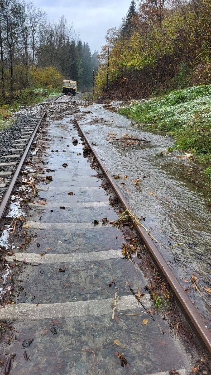 Im Fr&uuml;hjahr blockierte eine Vermurung die Gleise.