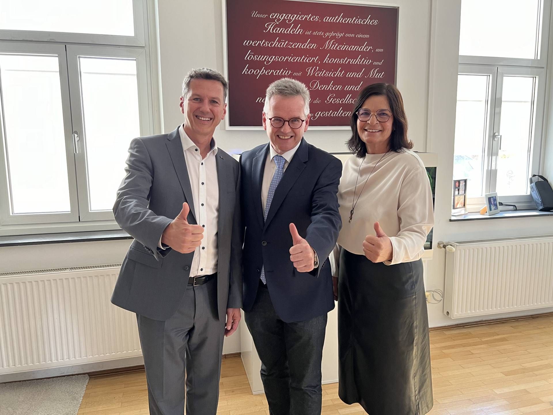 V. l.: Clubobmann LR Daniel Fellner, Andreas Scherwitzl und Marika Lagger-P&ouml;llinger. Foto: SP&Ouml; K&auml;rnten