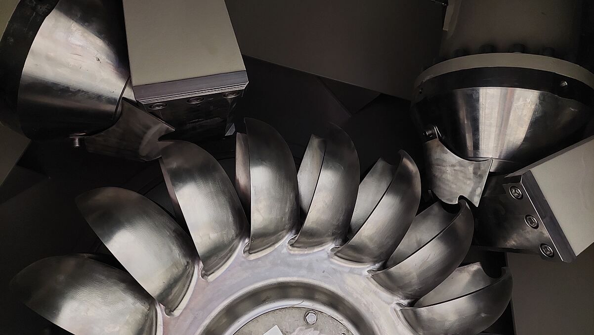 Die Laufr&auml;der der beiden Turbinen sind 2,3 Meter gro&szlig;. Foto: &Ouml;BB