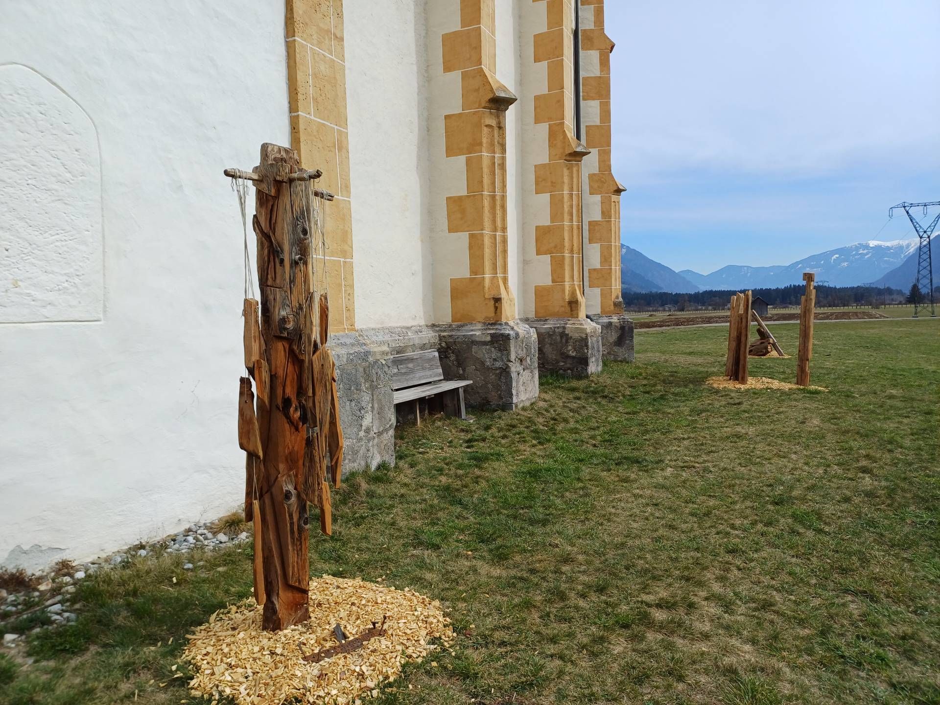Hans-Peter Profunser-Kreuzweg bei der Kirche St. Athanas.