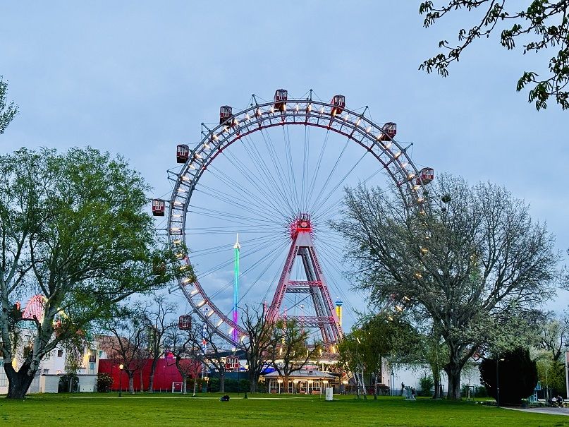 Das Riesenrad in Wien ist nun eine Spur sicherer mit T&uuml;ren aus K&auml;rnten.