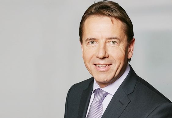 Erneute parlamentarische Anfrage