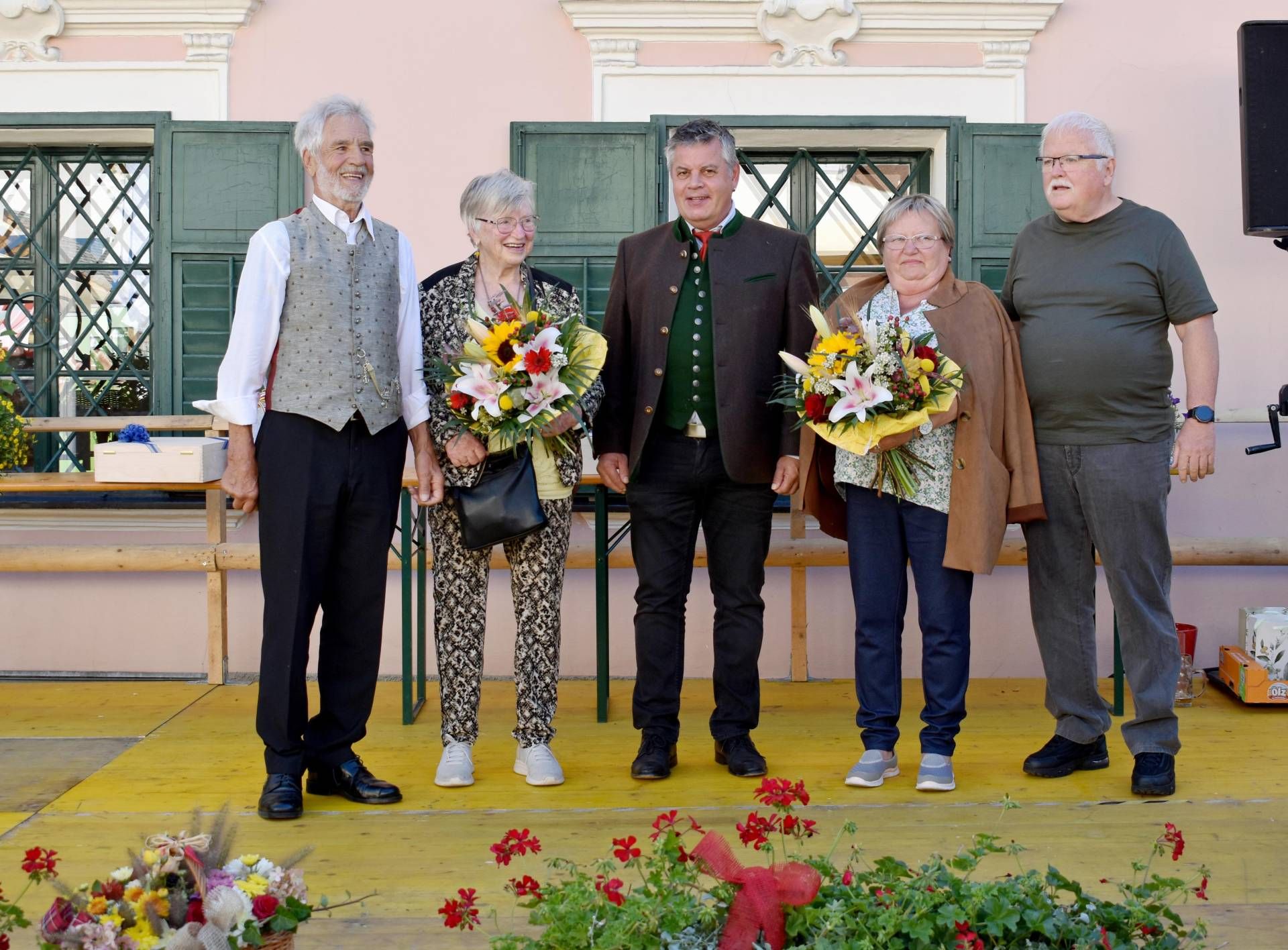 Der B&uuml;rgermeister Arnold Klammer begr&uuml;&szlig;te die Abordnungen der Partnerst&auml;dte.
