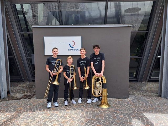 LOW-Brass
