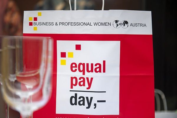 Der Lohnunterschied zwischen M&auml;nnern und Frauen betr&auml;gt in K&auml;rnten 13,2 Prozent, oder aber 48 Tage, die K&auml;rntner Frauen arbeiten, ohne daf&uuml;r Lohn zu erhalten.
