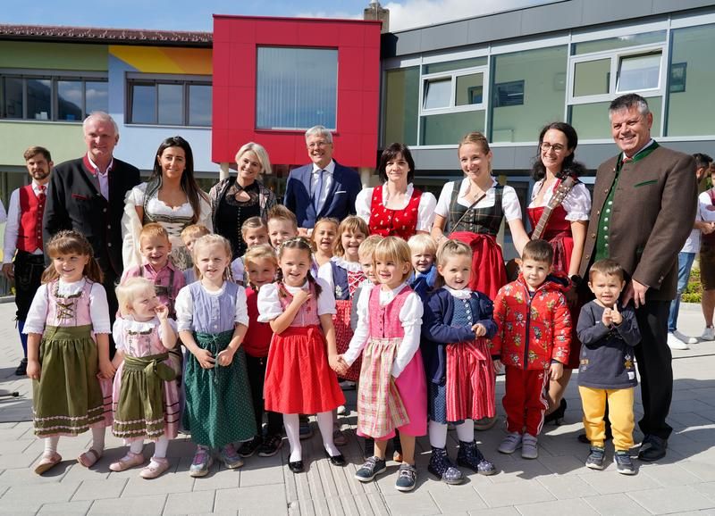 Viele G&auml;ste bei der Er&ouml;ffnung des BZ in Obervellach.