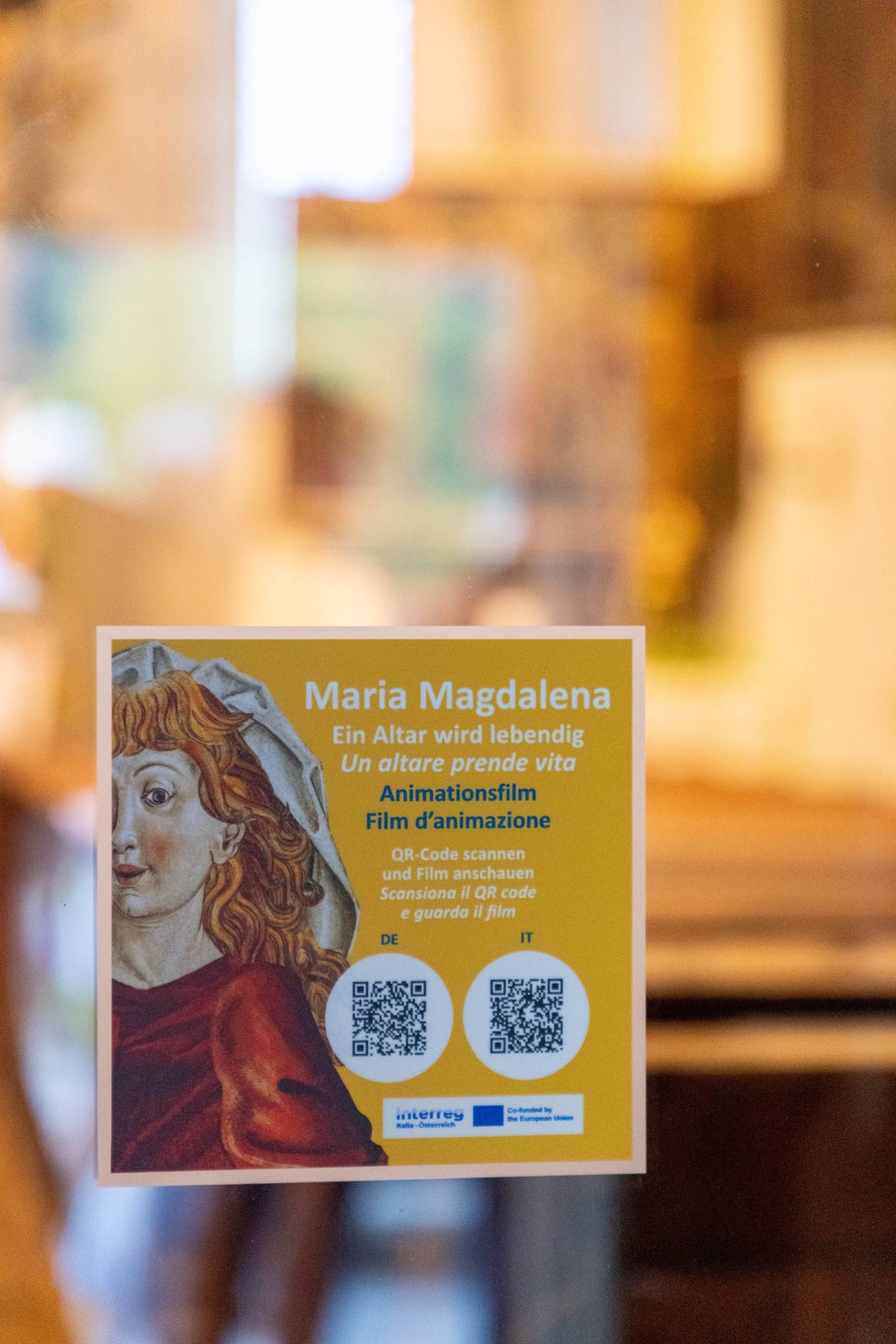 Der QR Code im Eingangbereich der Kirche f&uuml;hrt direkt zum Animationsfilm. Foto: Peter Leiter
