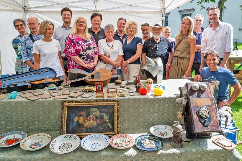 Spittals Stadt- und Gemeinder&auml;te beim Stand der Partnerstadt Porcia. Foto: Auer