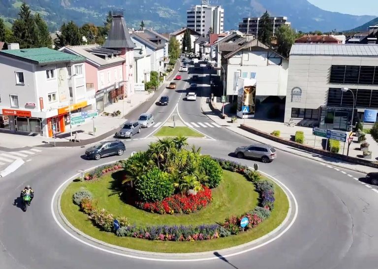 N&auml;chtliche Sperre Egger-Lienz-Stra&szlig;e/B100 in Lienz