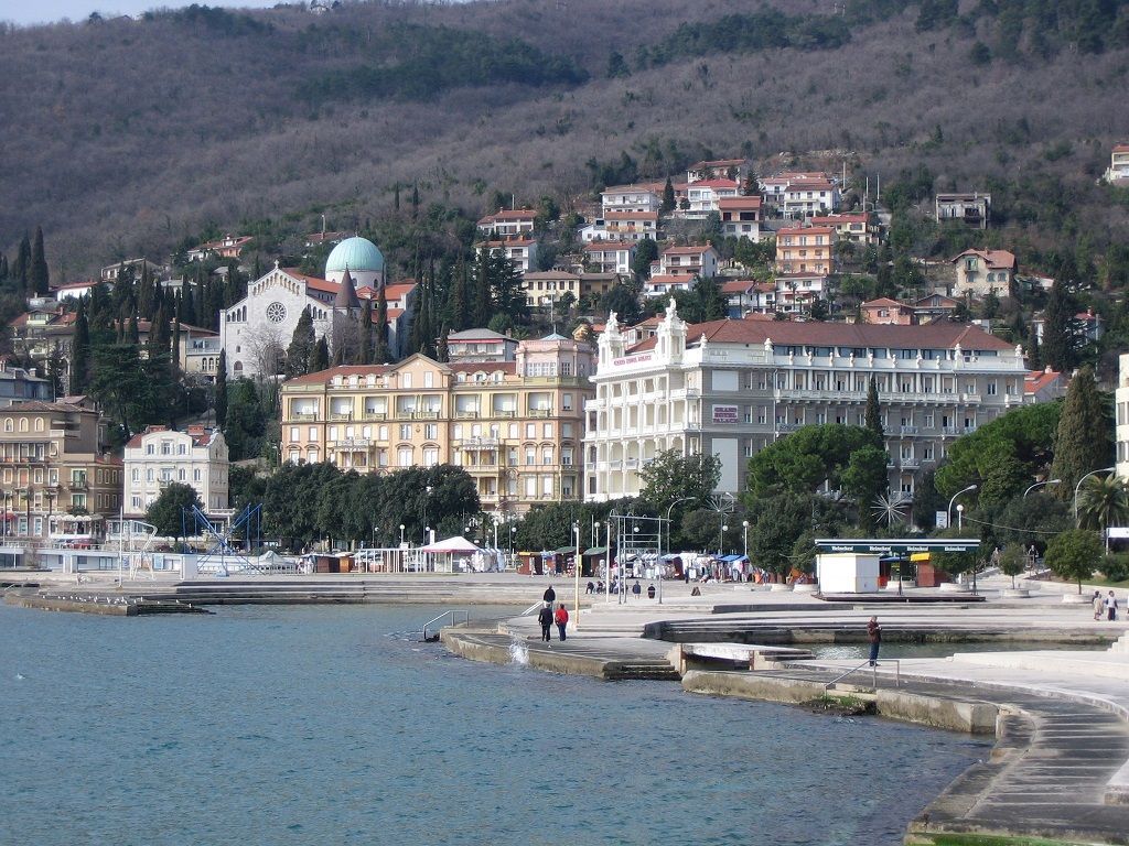 Opatija. An der Mittelmeerk&uuml;ste sorgen die Wassertemperaturen im Sommer kaum mehr f&uuml;r Abk&uuml;hlung. Foto: privat