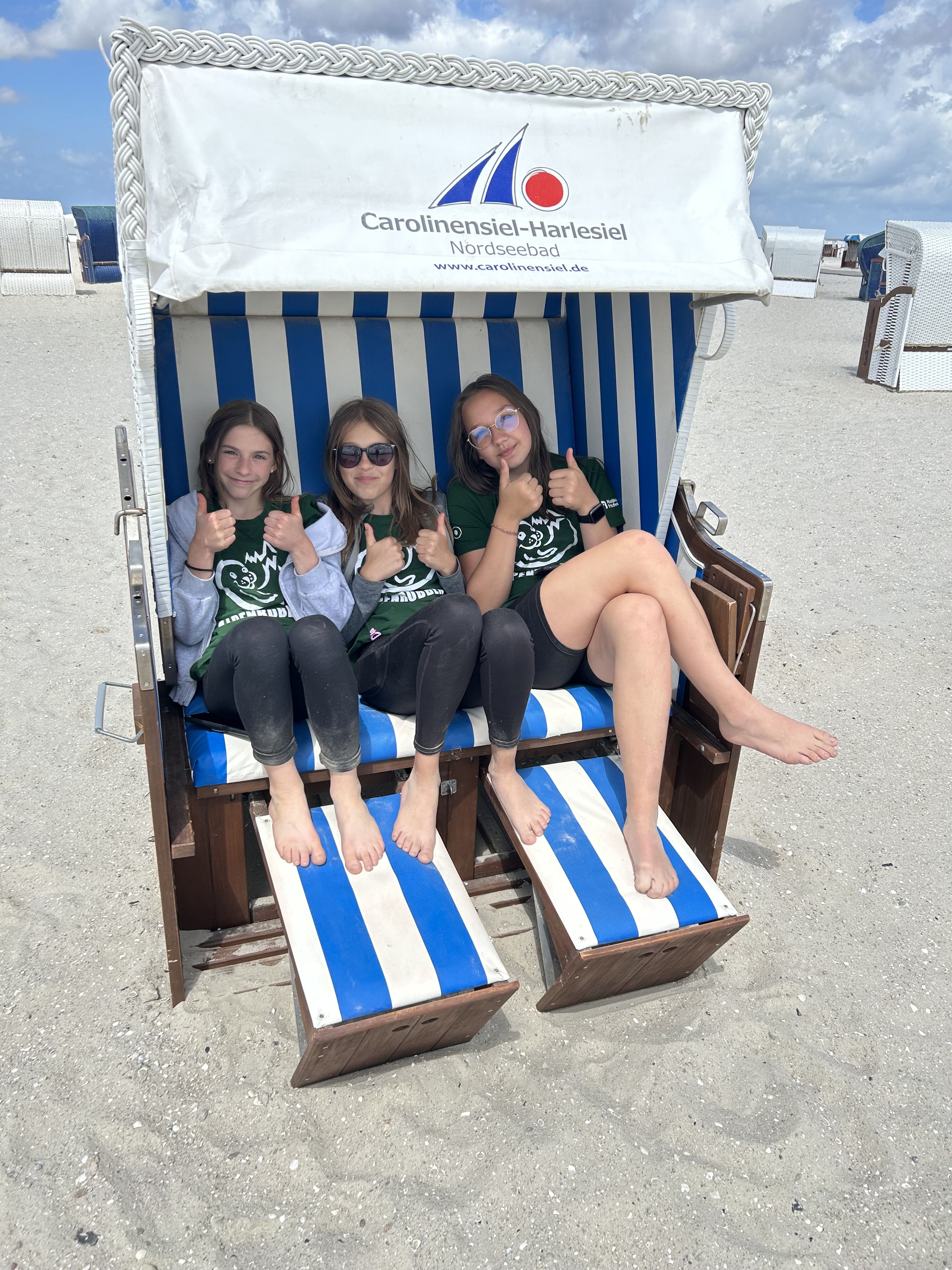Auch Zeit zum Faulenzen muss sein: Felicia, Sara Marie und Larissa.