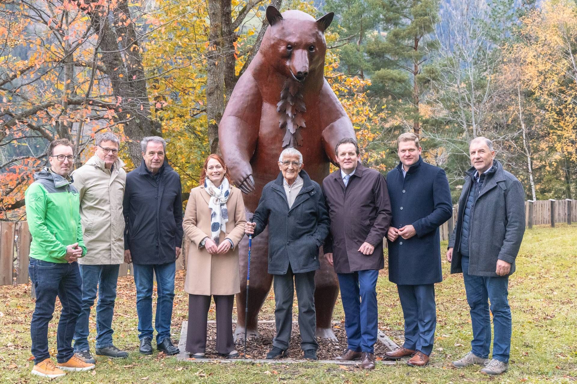 Mag. Florian Jurgeit (Nationalpark Hohe Tauern) Michael K&ouml;ll (Felbertauenstrasse AG) Franz Theurl
(TVB Osttirol) Elisabeth Kreuzer Felbertauenstrasse AG) Erich Trost (Kunstschmied) Ren&egrave; Zumtobel (Naturschutzlandesrat) Markus Stotter (Bundesrates Tirol) Raimund Steiner (B&uuml;rgermeister Matrei in Osttirol) &copy; Thomas Isep