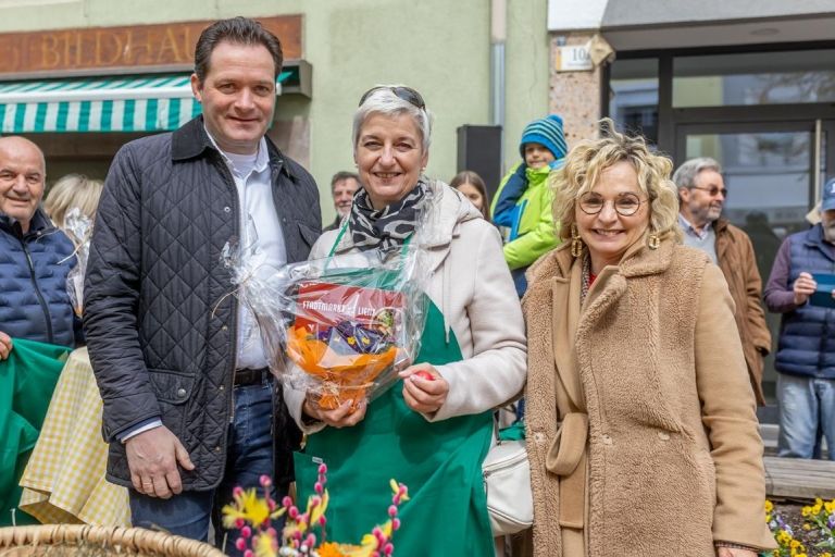 Minister hatte kein Gl&uuml;ck beim Eierpecken in Lienz