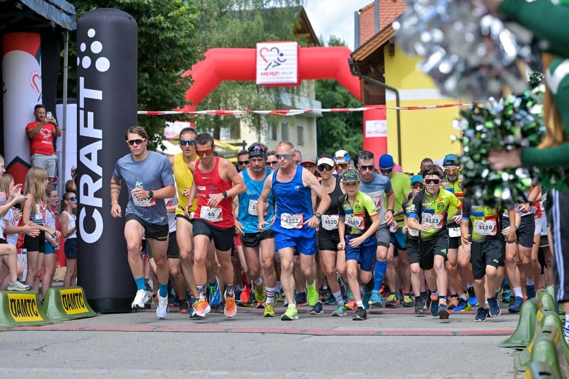 567 L&auml;uferinnen und L&auml;ufer gingen an den Start, um f&uuml;r die gute Sache Kilometer zu machen.