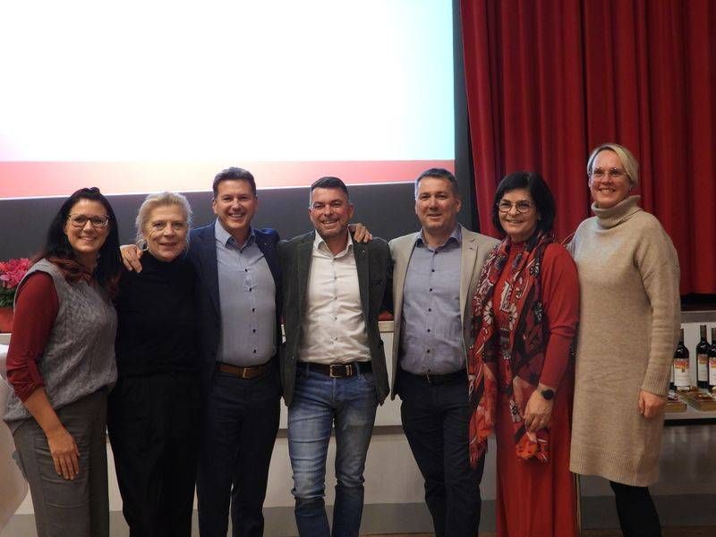 LR Sara Schaar, Vize-Bgm. Angelika Hinteregger, LR Daniel Fellner, SP&Ouml; Stadtparteivorsitzender Christian Klammer, StR Andreas Unterrieder, SP&Ouml; Bezirksparteivorsitzende Marika Lagger-P&ouml;llinger, StR Almut Smoliner. Foto: SP&Ouml; Spittal