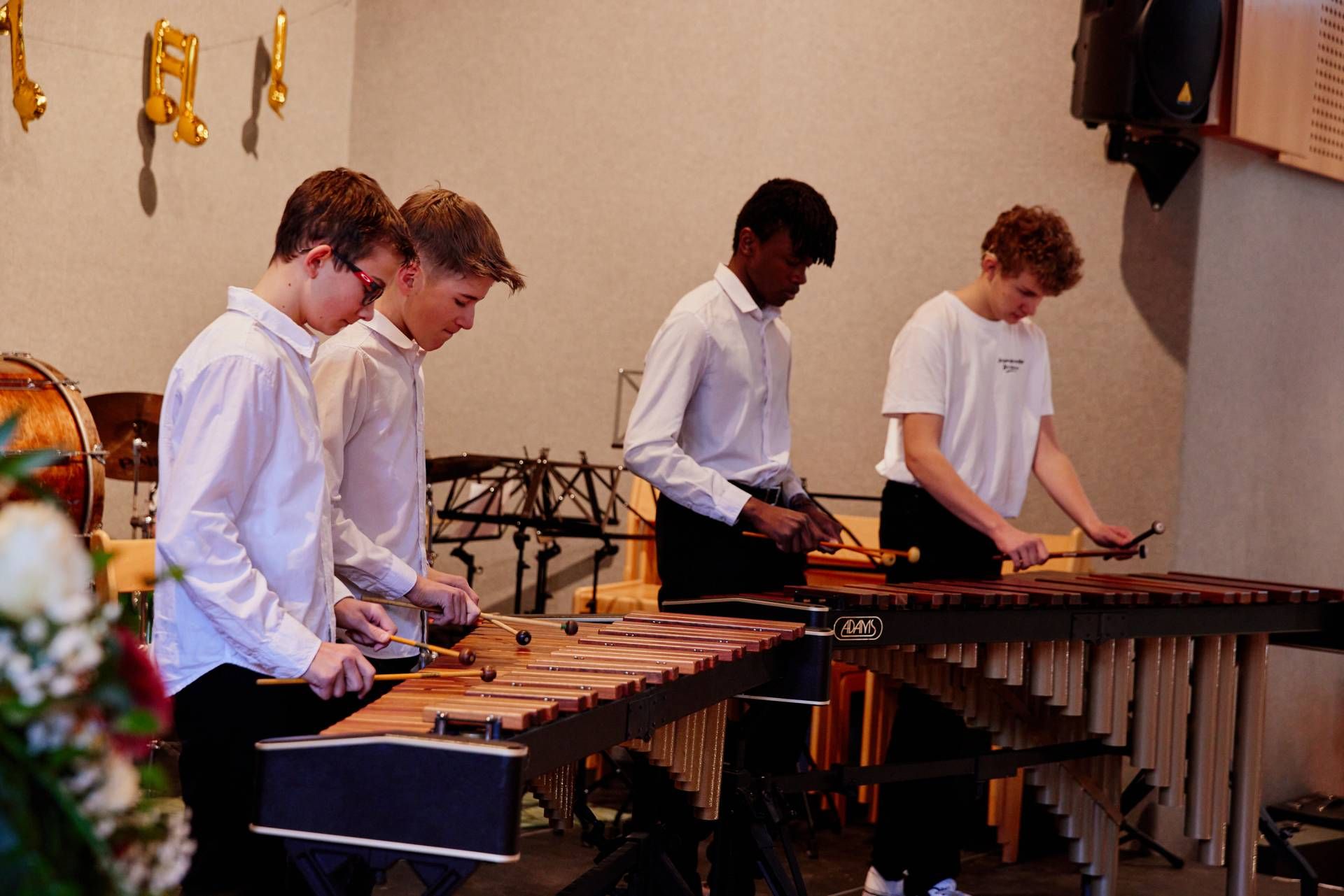Das Schlagwerkensemble der Musikschule.