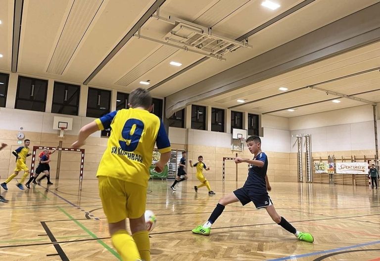 Gr&ouml;&szlig;tes Fu&szlig;ball-Nachwuchs-Hallenturnier startet in Spittal 
