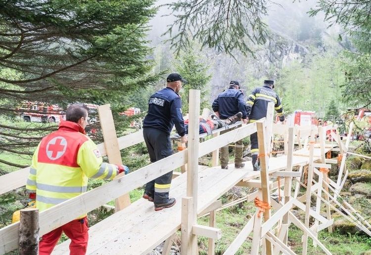 KAT-Zug &uuml;bte in der Innerfragant