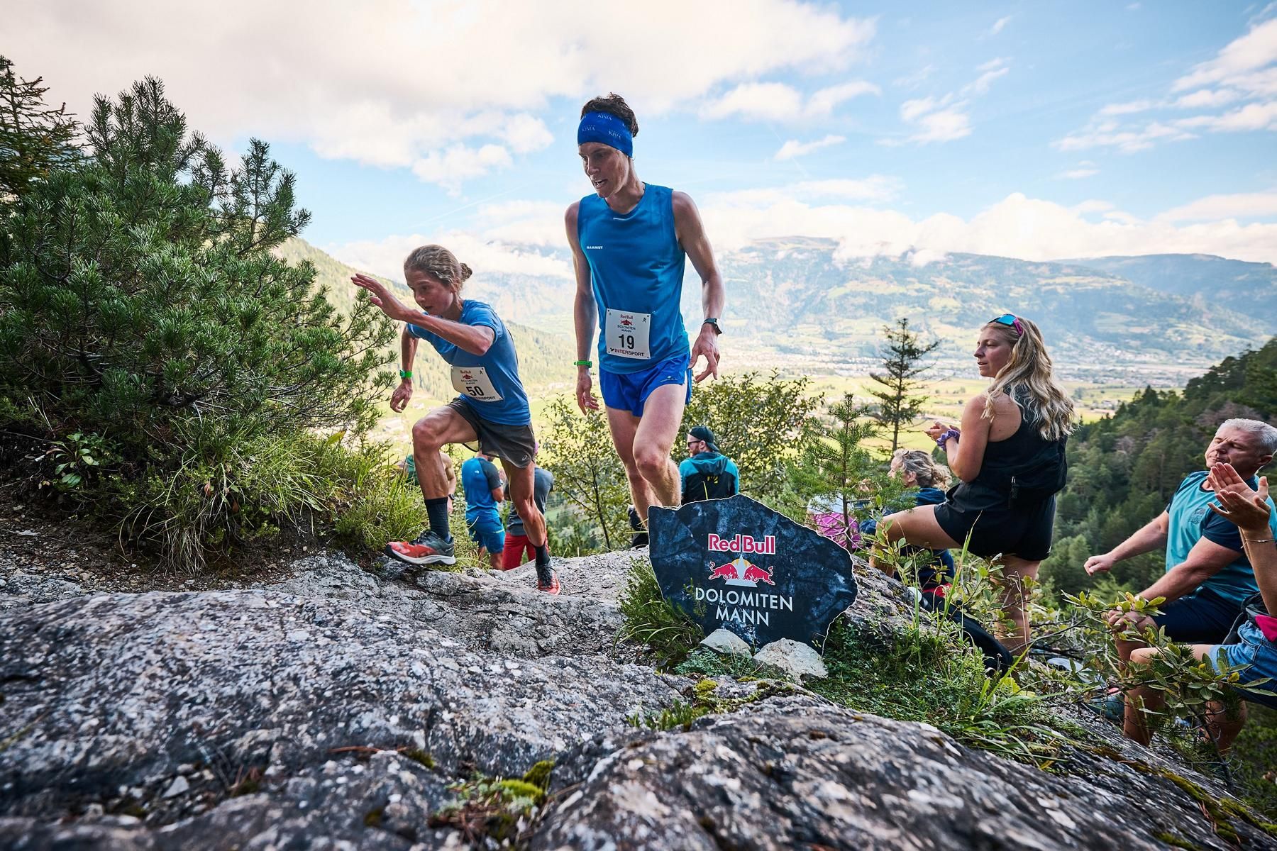 Mit ihrem Sieg im Berglauf legte Nina Engelhard die Basis f&uuml;r den sp&auml;teren Gesamtrang 42 ihres Teams Sport Auer 4 Angels und damit der besten Damenplatzierung. Foto: Philipp Carl Riedl/ Red Bull Content Pool