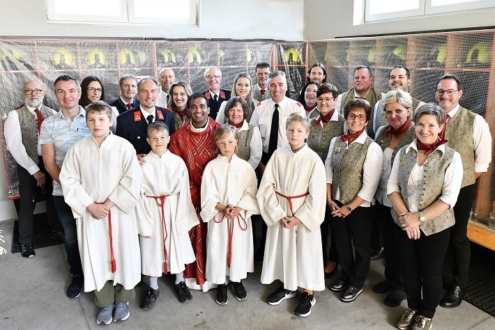 Die Feldmesse und Fahrzeugsegnung wurde von Provisor Ramesh Jyothi zelebriert und umrahmt vom Rhytmischen Ensemble Penk, dem &bdquo;REP&ldquo;.