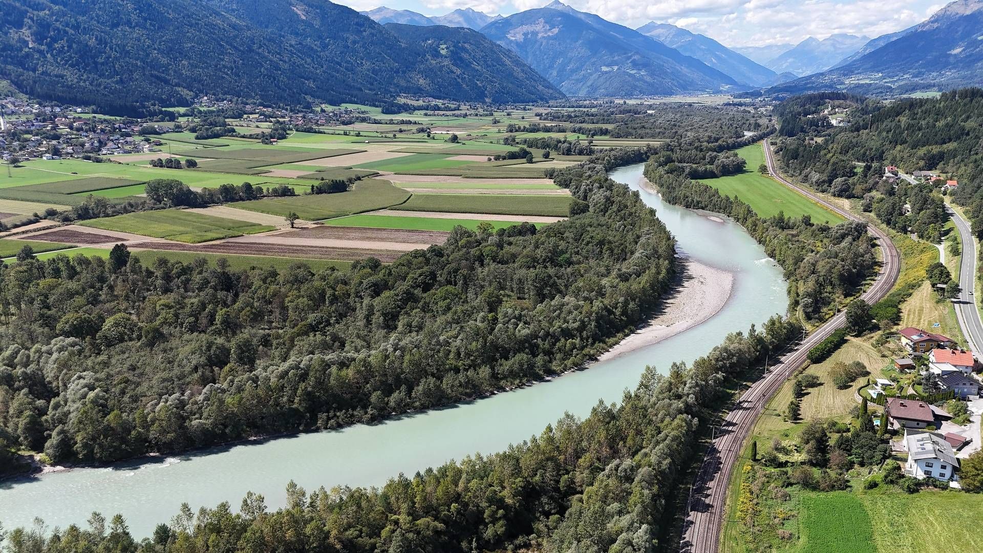 Zwischen Lendorf und Baldramsdorf wird die Drau auf einer L&auml;nge von rund 4,5 Kilometern renaturiert und aufgeweitet.
Foto: Abteilung 12